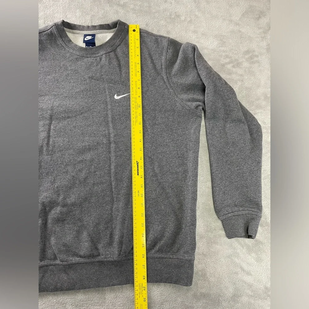 Nike Swoosh Grey Crewneck Sweatshirt Mens XL Embroidered Logo - Picture 8 of 14